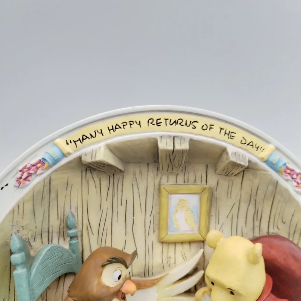 Bradford‎ Exchange Winnie the Pooh & Friends 3D Plate Many Happy Returns COA